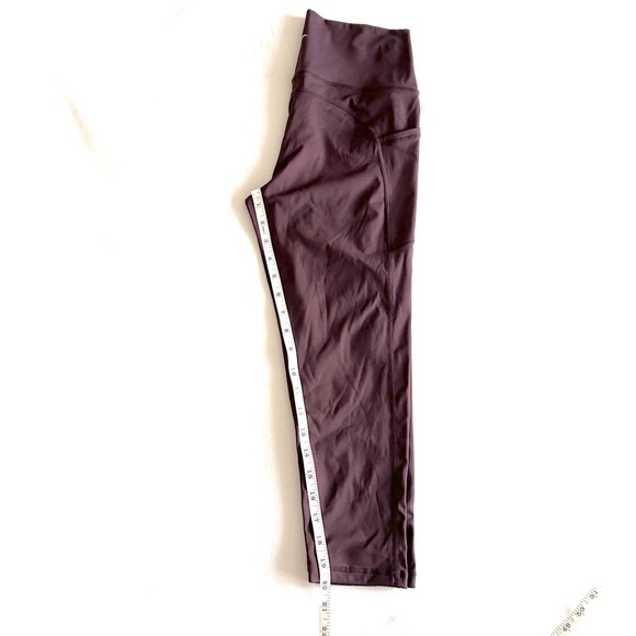 Zyia Active Pocket Light N Tight Plum High Rise Capri Leggings - Picture 9 of 9